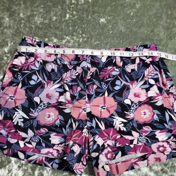 Loft Outlet Floral Print Shorts - Picture 5 of 9